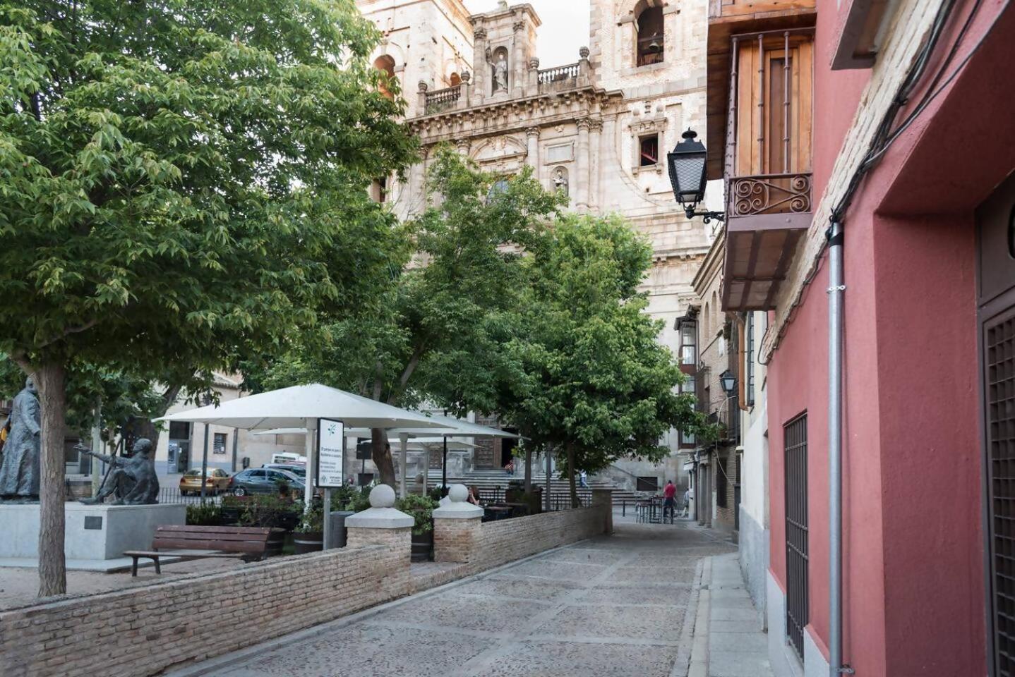 La Dama Del Jardin Del Nuncio Apartment Toledo Exterior photo